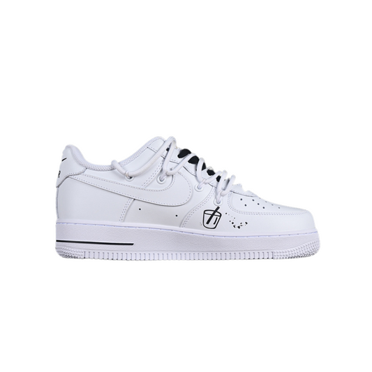 AIR FORCE 1 07 LOW WHITE BLACK